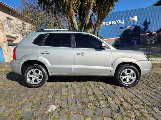 HYUNDAI-TUCSON-2.0 MPFI GLS 16V 143CV 2WD GASOLINA 4P AUTOMÁTICO HYUNDAI-TUCSON-2012