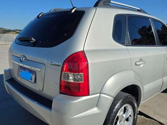HYUNDAI-TUCSON-2.0 MPFI GLS 16V 143CV 2WD GASOLINA 4P AUTOMÁTICO HYUNDAI-TUCSON-2012