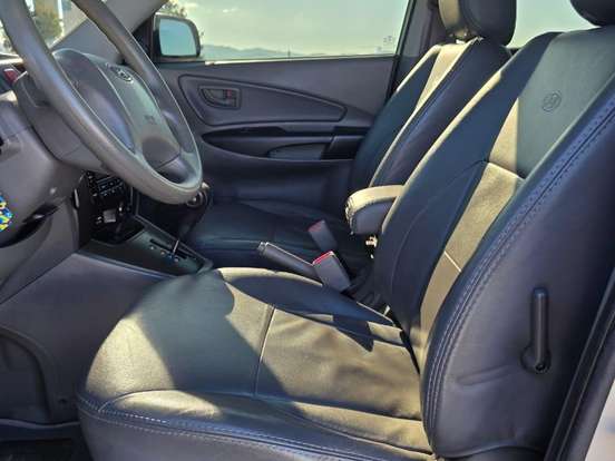 HYUNDAI-TUCSON-2.0 MPFI GLS 16V 143CV 2WD GASOLINA 4P AUTOMÁTICO HYUNDAI-TUCSON-2012