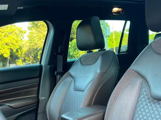 JEEP-COMMANDER-2022