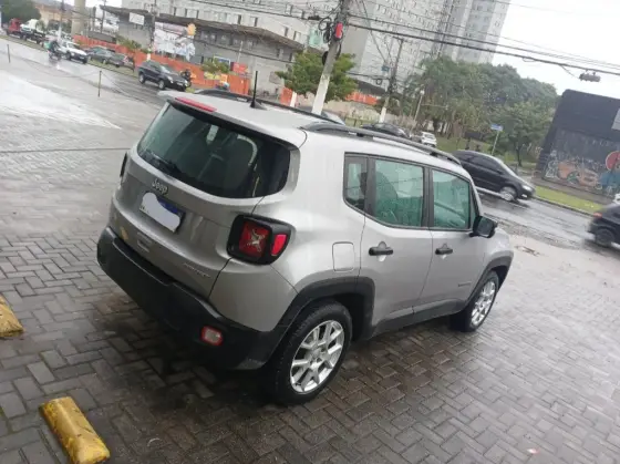 JEEP RENEGADE 1.8 16V FLEX SPORT 4P AUTOMÁTICO JEEP RENEGADE 1.8 16V FLEX SPORT 4P AUTOMÁTICO