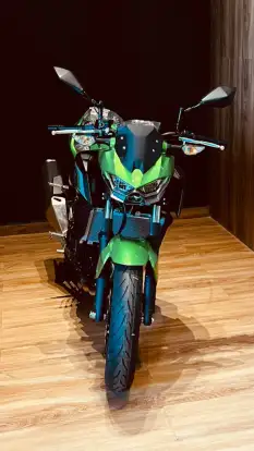 KAWASAKI-Z500-2025
