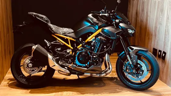 KAWASAKI Z900 