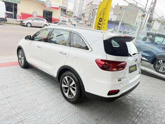 KIA-SORENTO-2.4 16V GASOLINA EX 7L AUTOMÁTICO KIA-SORENTO-2017