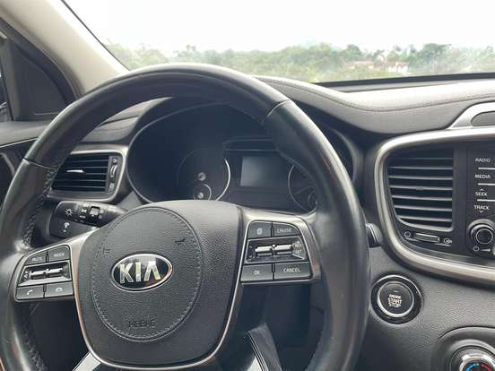 KIA-SORENTO-2.4 16V GASOLINA EX 7L AUTOMÁTICO KIA-SORENTO-2017