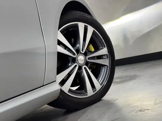 MERCEDES-BENZ-A 200-2016