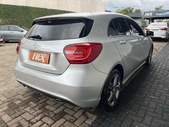 MERCEDES-BENZ-A 200-1.6 TURBO 16V FLEX 4P AUTOMÁTICO MERCEDES-BENZ-A 200-2014