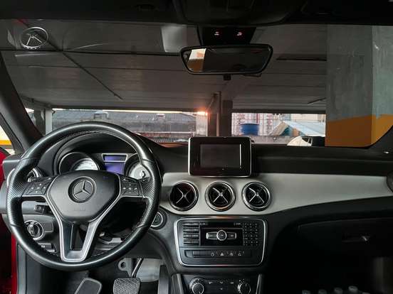 MERCEDES-BENZ-GLA 200-2015