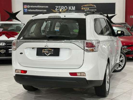 MITSUBISHI-OUTLANDER-2.0 16V GASOLINA 4P AUTOMÁTICO MITSUBISHI-OUTLANDER-2014