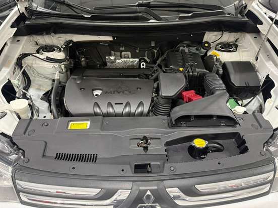 MITSUBISHI-OUTLANDER-2.0 16V GASOLINA 4P AUTOMÁTICO MITSUBISHI-OUTLANDER-2014