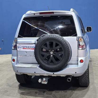 MITSUBISHI-PAJERO-2011