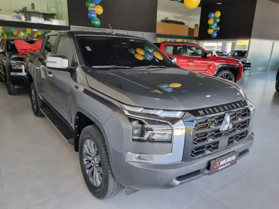 MITSUBISHI TRITON 2.4 BITURBO DIESEL CD HPE-S 4X4 AUTOMÁTICO MITSUBISHI TRITON 2.4 BITURBO DIESEL CD HPE-S 4X4 AUTOMÁTICO