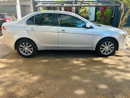 MITSUBISHI-LANCER-2015