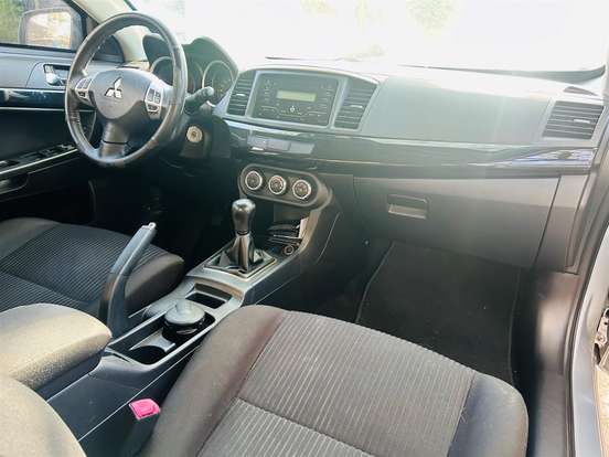 MITSUBISHI-LANCER-2015