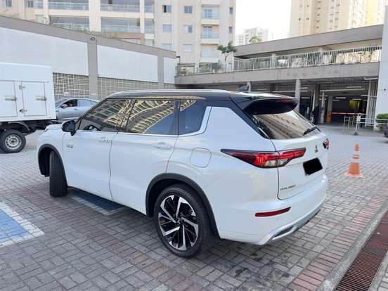 MITSUBISHI-OUTLANDER-2.4 PHEV SIGNATURE S-AWC DHT MITSUBISHI-OUTLANDER-2025