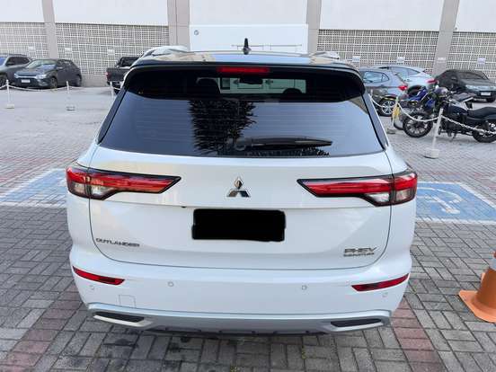 MITSUBISHI-OUTLANDER-2.4 PHEV SIGNATURE S-AWC DHT MITSUBISHI-OUTLANDER-2025