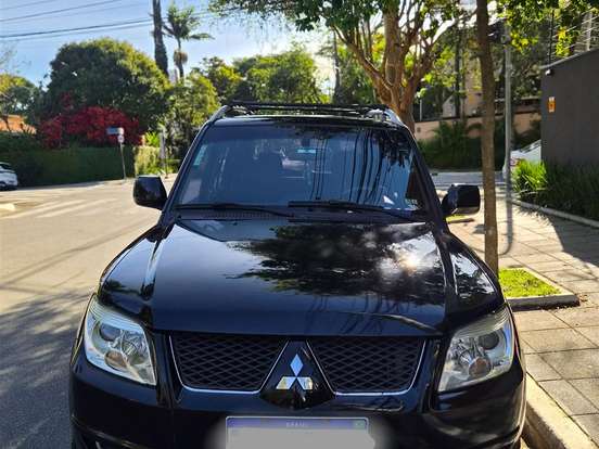 MITSUBISHI-PAJERO TR4-2.0 4X4 16V 140CV FLEX 4P AUTOMÁTICO MITSUBISHI-PAJERO TR4-2014