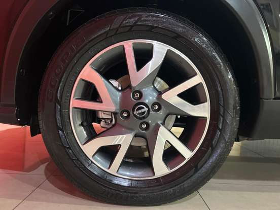 NISSAN-KICKS-2024