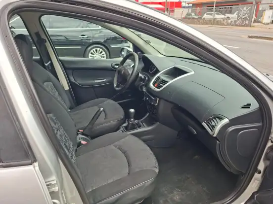PEUGEOT-207-1.4 XR PASSION 8V FLEX 4P MANUAL PEUGEOT-207-2010