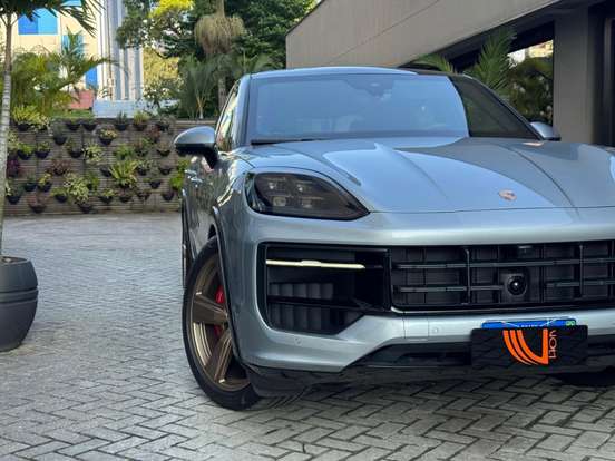 PORSCHE-CAYENNE-2025