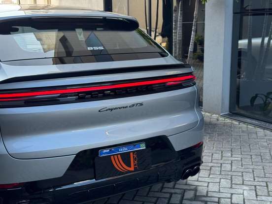 PORSCHE-CAYENNE-2025