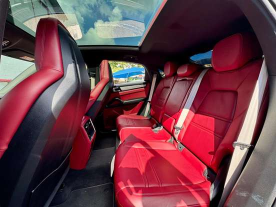 PORSCHE-CAYENNE-2022