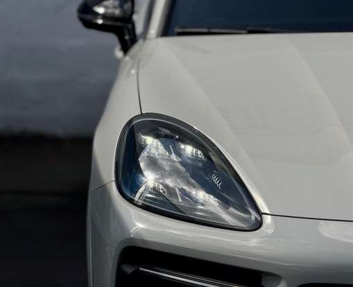 PORSCHE-CAYENNE-2022