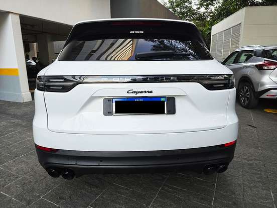 PORSCHE-CAYENNE-2022