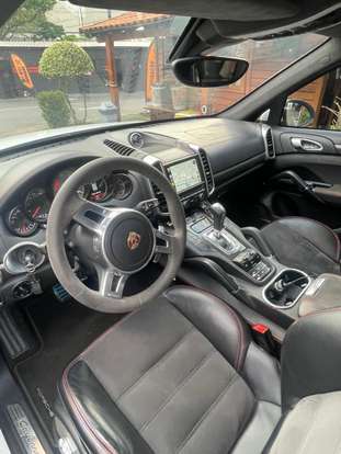 PORSCHE-CAYENNE-2013
