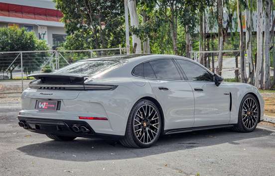PORSCHE-PANAMERA-2025