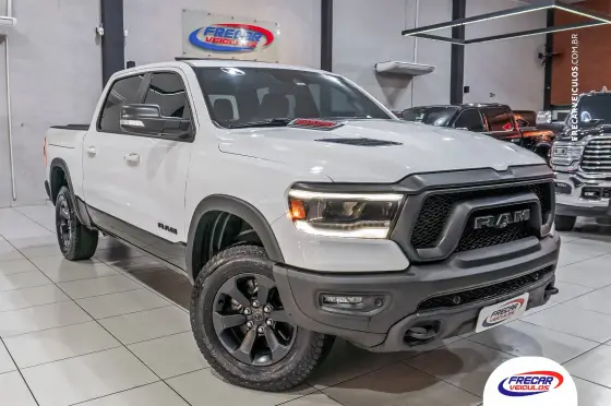 RAM 1500 5.7 V8 GASOLINA REBEL CD 4X4 AUTOMÁTICO