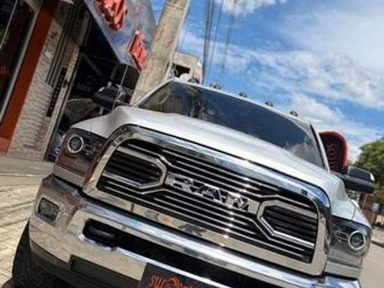 RAM-1500-5.7 LARAMIE 4X4 CD V8 GASOLINA 4P AUTOMÁTICO RAM-1500-2011