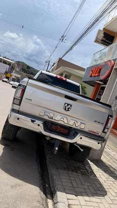 RAM-1500-5.7 LARAMIE 4X4 CD V8 GASOLINA 4P AUTOMÁTICO RAM-1500-2011