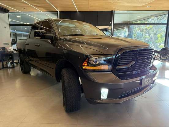 RAM-CLASSIC-5.7 V8 GASOLINA LARAMIE NIGHT EDITION CD 4X4 AUTOMÁTICO RAM-CLASSIC-2023