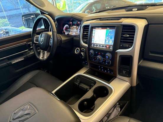 RAM-CLASSIC-5.7 V8 GASOLINA LARAMIE NIGHT EDITION CD 4X4 AUTOMÁTICO RAM-CLASSIC-2023