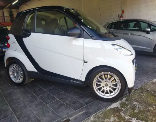 SMART FORTWO 1.0 COUPE 3 CILINDROS TURBO GASOLINA 2P AUTOMÁTICO