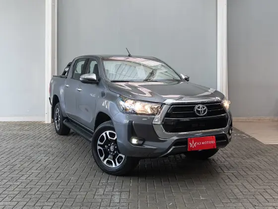 TOYOTA HILUX 2.8 D-4D TURBO DIESEL CD SRV 4X4 AUTOMÁTICO TOYOTA HILUX 2.8 D-4D TURBO DIESEL CD SRV 4X4 AUTOMÁTICO