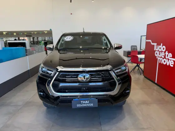 TOYOTA HILUX 2.8 D-4D TURBO DIESEL CD SRX 4X4 AUTOMÁTICO TOYOTA HILUX 2.8 D-4D TURBO DIESEL CD SRX 4X4 AUTOMÁTICO