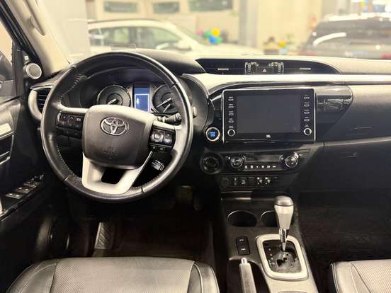 TOYOTA-HILUX-2.8 D-4D TURBO DIESEL CD SRX 4X4 AUTOMÁTICO TOYOTA-HILUX-2022
