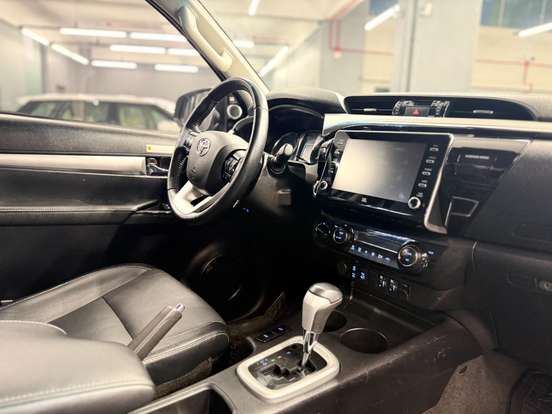 TOYOTA-HILUX-2.8 D-4D TURBO DIESEL CD SRX 4X4 AUTOMÁTICO TOYOTA-HILUX-2022