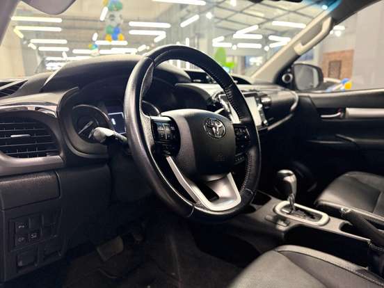 TOYOTA-HILUX-2022