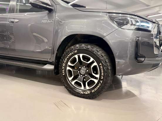 TOYOTA-HILUX-2022