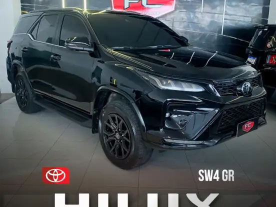 TOYOTA-HILUX SW4-2.8 D-4D TURBO DIESEL GR-S 7L 4X4 AUTOMÁTICO TOYOTA-HILUX SW4-2023