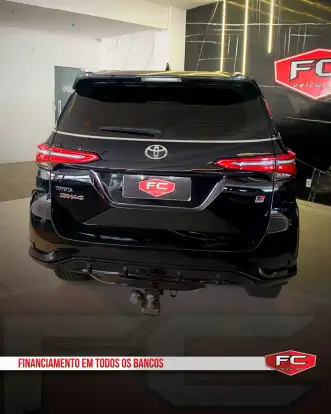 TOYOTA-HILUX SW4-2023