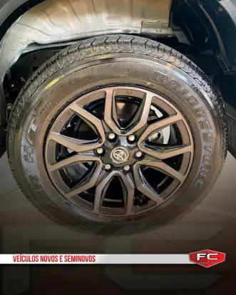 TOYOTA-HILUX SW4-2023