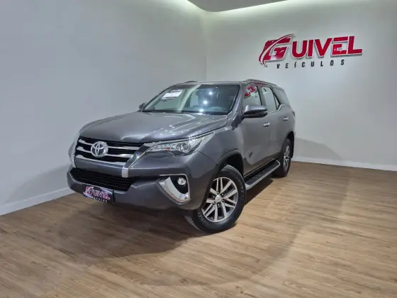 TOYOTA HILUX SW4 2.8 SRX 4X4 16V TURBO INTERCOOLER DIESEL 4P AUTOMÁTICO