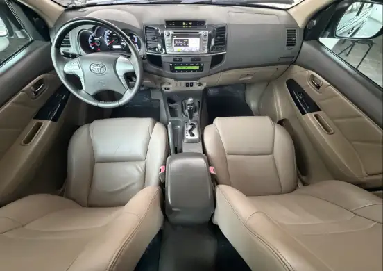 TOYOTA-HILUX SW4-2012