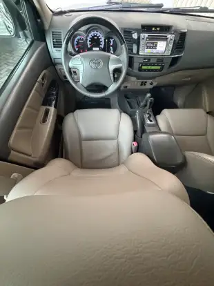 TOYOTA-HILUX SW4-2012