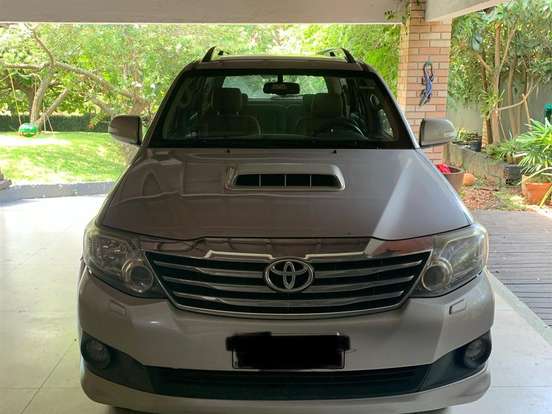 TOYOTA-HILUX SW4-3.0 SRV 4X4 16V TURBO INTERCOOLER DIESEL 4P AUTOMÁTICO TOYOTA-HILUX SW4-2013