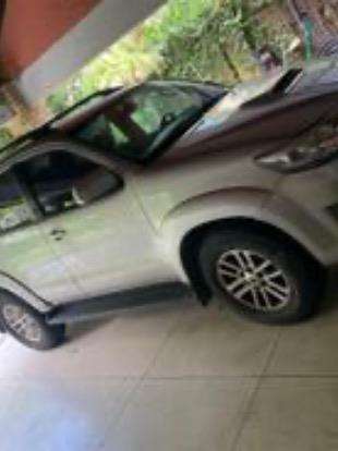 TOYOTA-HILUX SW4-2013